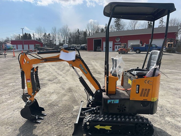 2026-future-ft13-mini-excavator-image-8