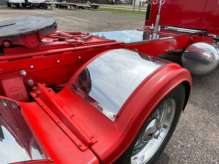 1976-peterbilt-359-image-62