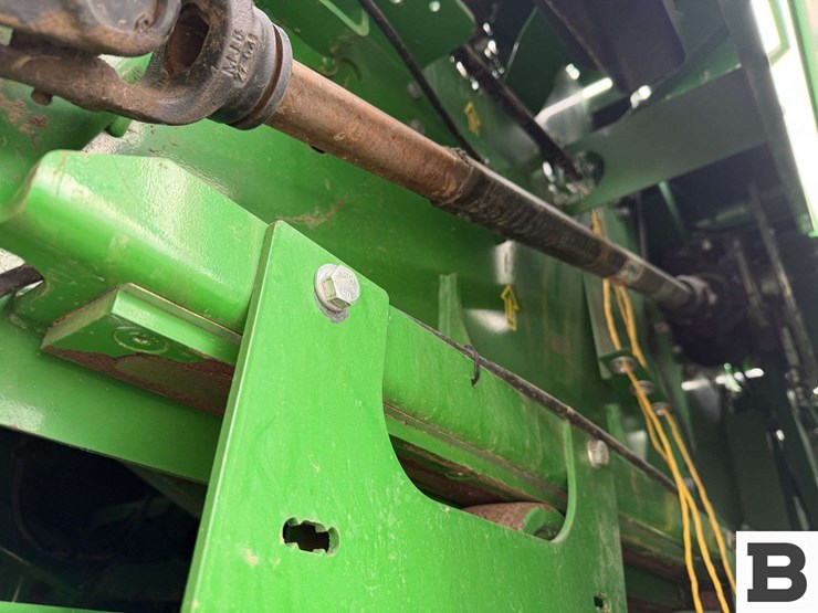 2015-john-deere-l340-image-34