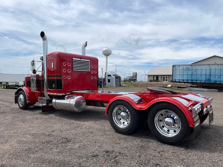 1976-peterbilt-359-image-7