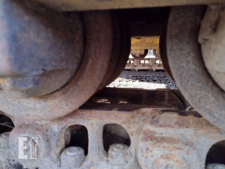 2013-komatsu-d39px-23-image-29