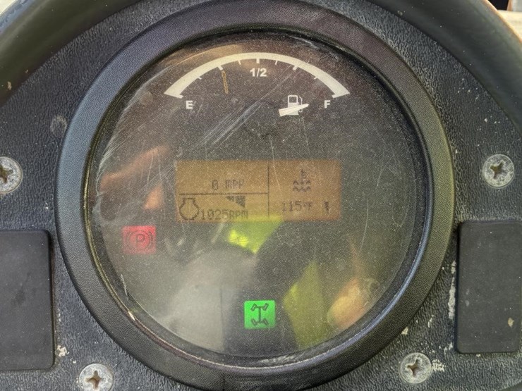 2015-jlg-g5-18a-image-18