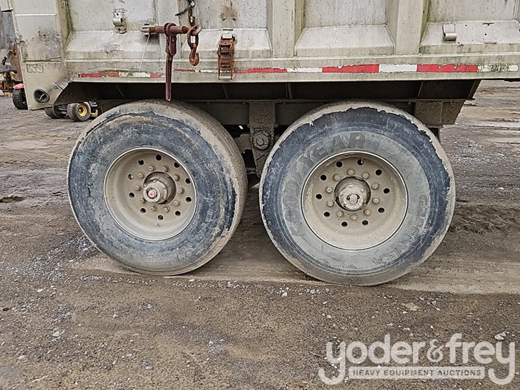 2007-j&j-transfer-trailer-attr-04,-tandem-axle-image-7