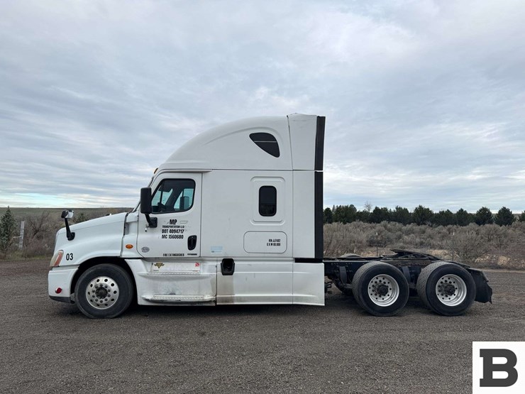 2018-freightliner-cascadia-125-image-2