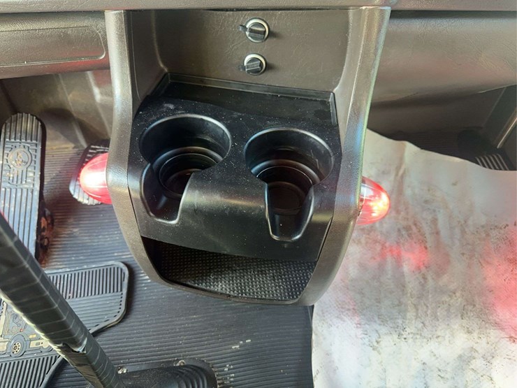 2022-kenworth-t800-image-32