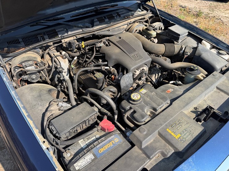 #553-•-#552-•-2004-ford-crown-victoria-image-14