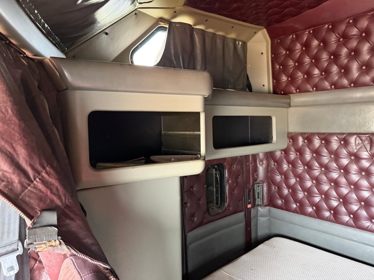 1998-kenworth-t680-image-14