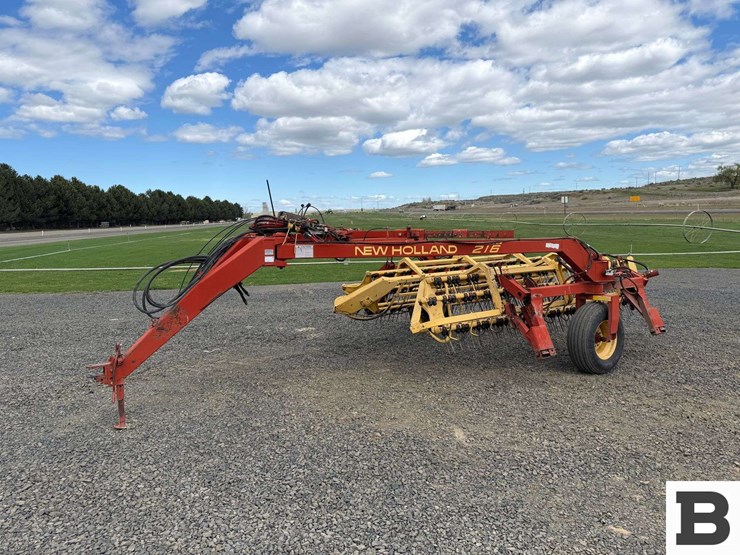 new-holland-216-image-1