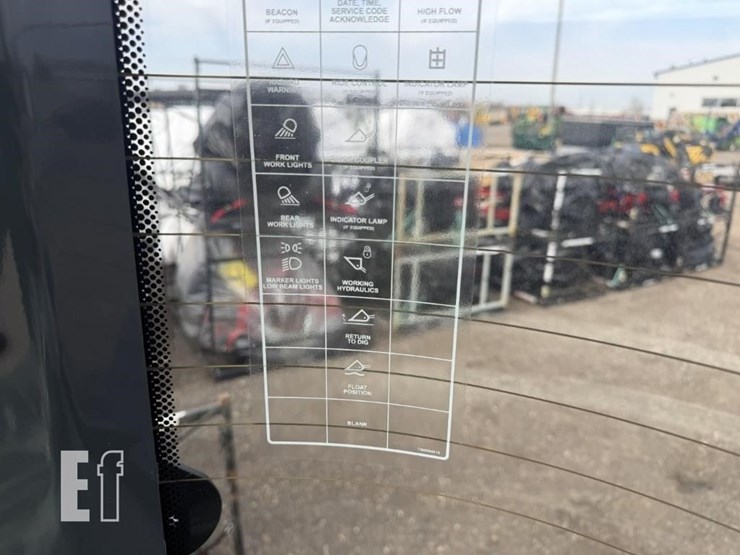 2023-deere-244l-image-26