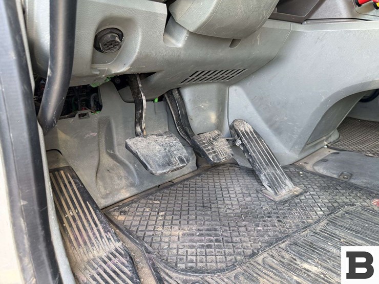 2017-kenworth-t880-image-61