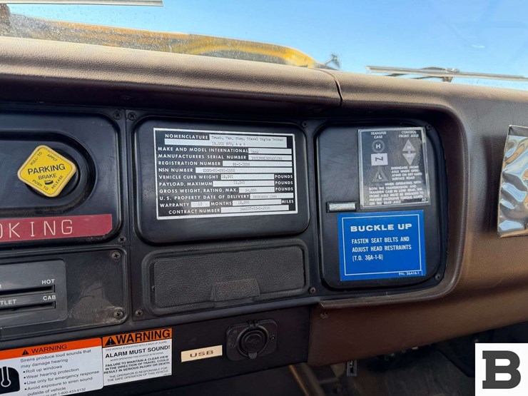 1985-international-1854-flatbed-truck-image-52