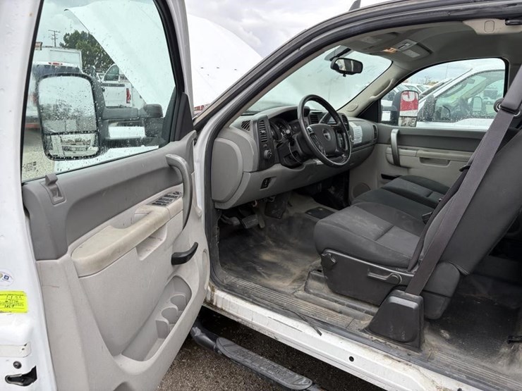 2012-gmc-sierra-2500-image-12