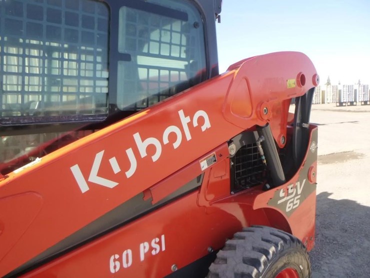 2020-kubota-ssv65-image-15