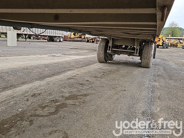 2007-j&j-transfer-trailer-attr-04,-tandem-axle-image-13