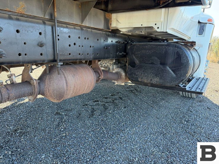 2008-international-durastar-4300-image-31