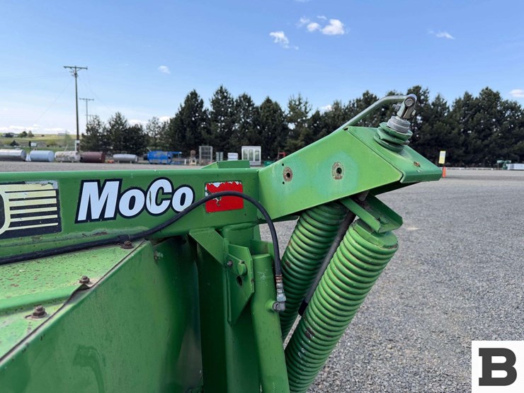 john-deere-820-image-28