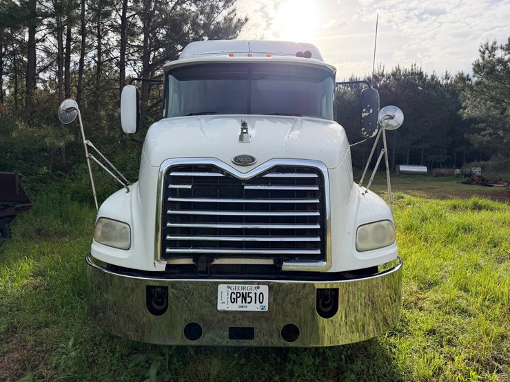 #502-•-#502-•-2005-mack-cxn613-truck---2005-mack-road-tractor-w/-sleeper-image-5