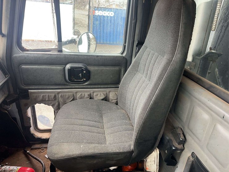 1998-mack-ch613-image-22