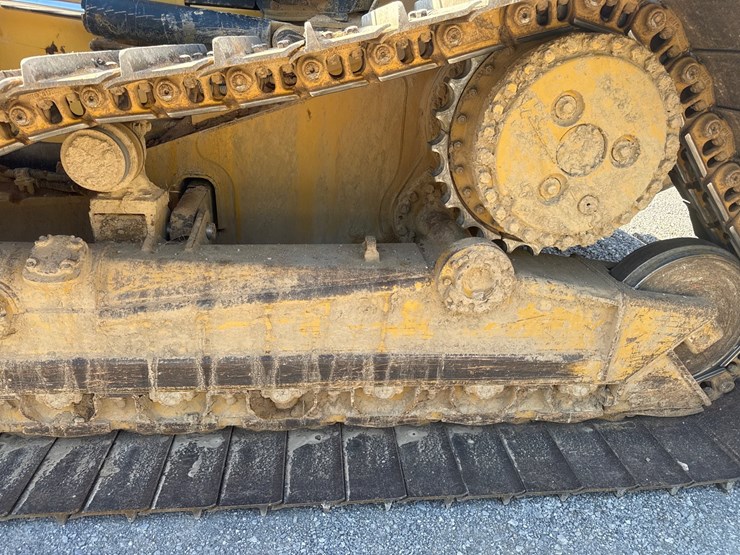 2013-caterpillar-d6n-lgp-image-5