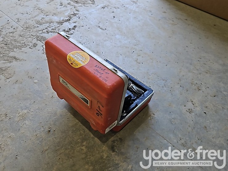 agl-grade-light-gl2500-pipe-laser-image-3