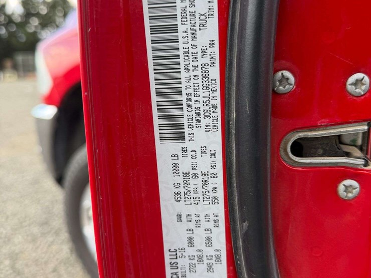 2016-dodge-2500-image-32