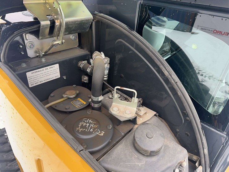 2019-deere-35g-image-21