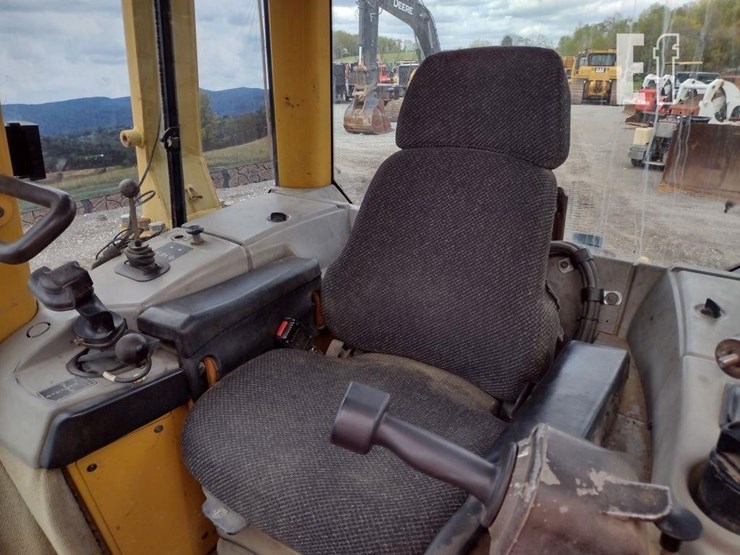2006-caterpillar-d6n-xl-image-13