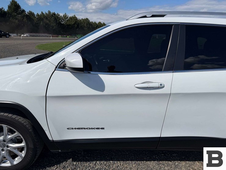 2014-jeep-cherokee-image-11