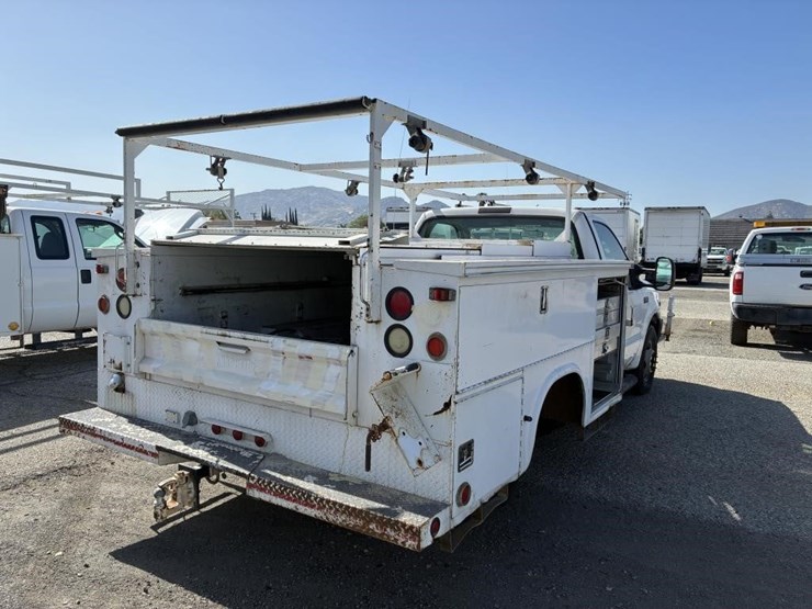 2012-gmc-sierra-2500-image-3