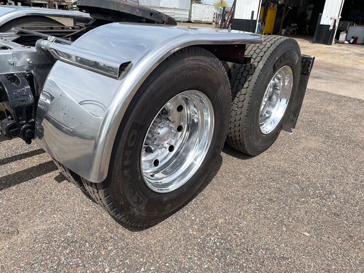 1970-peterbilt-358-image-36