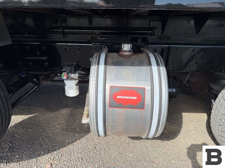 2017-kenworth-t880-image-15