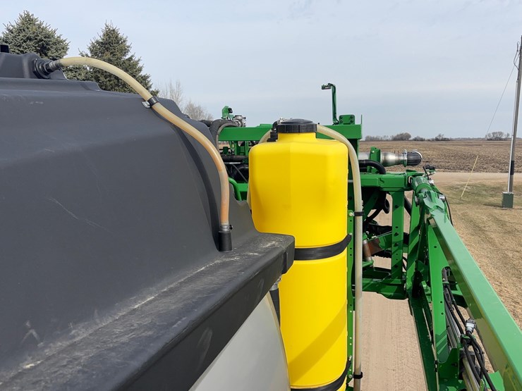 2024-john-deere-612r-image-32