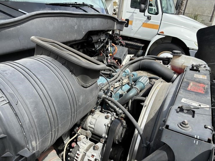 2005-international-durastar-4400-image-7