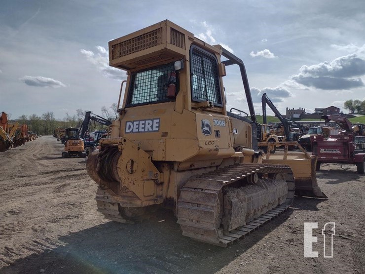 2005-deere-700h-xlt-image-45