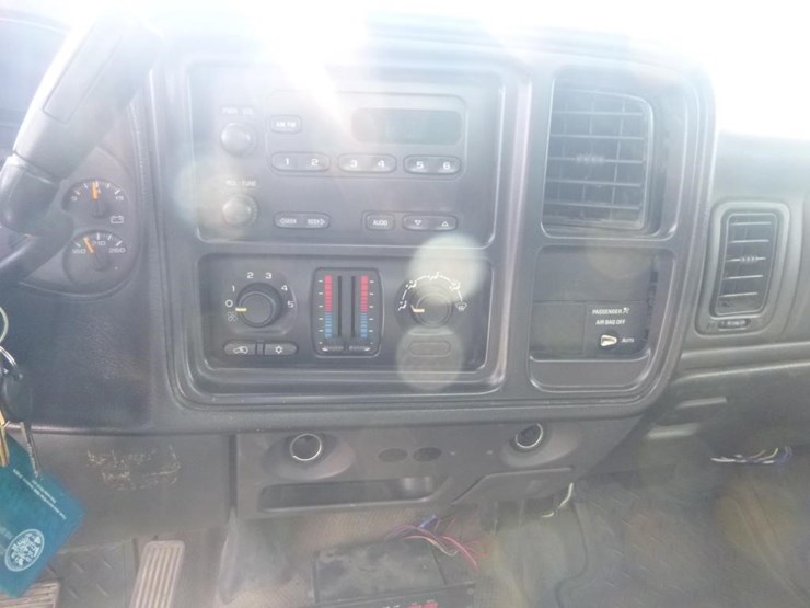 2003-chevrolet-2500-image-11