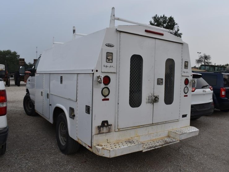 2013-ford-e350-image-4