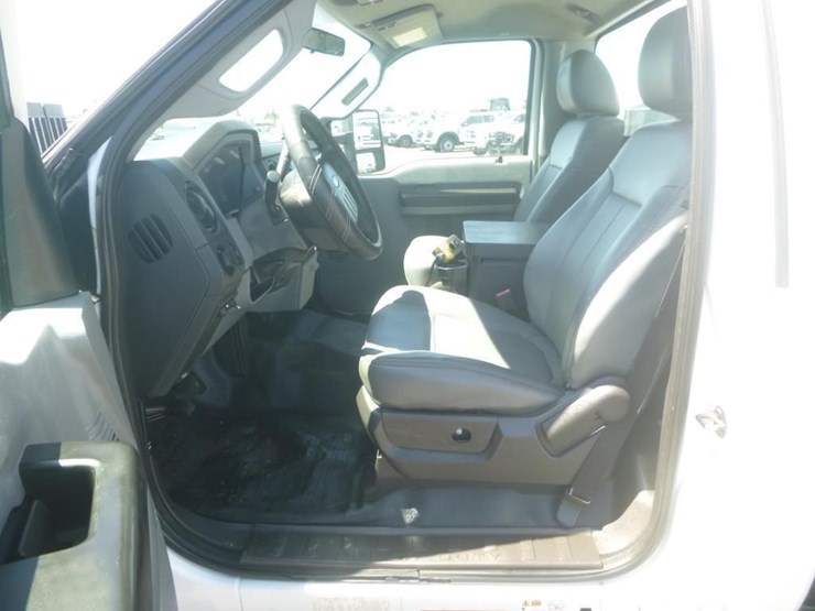 2011-ford-f550-image-15