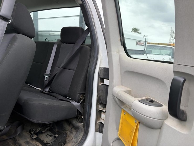 2012-gmc-sierra-2500-image-11