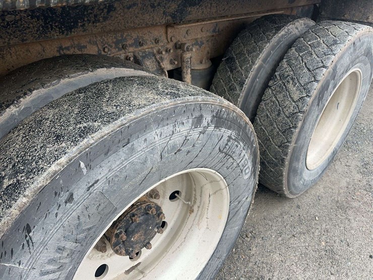 1998-mack-ch613-image-11