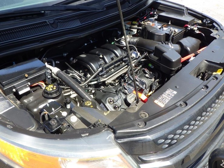 2014-ford-explorer-image-11