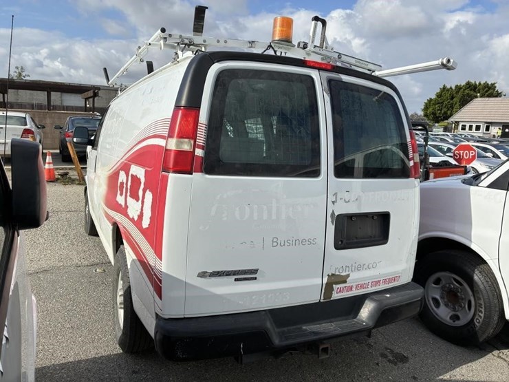 2012-chevrolet-express-2500-image-4