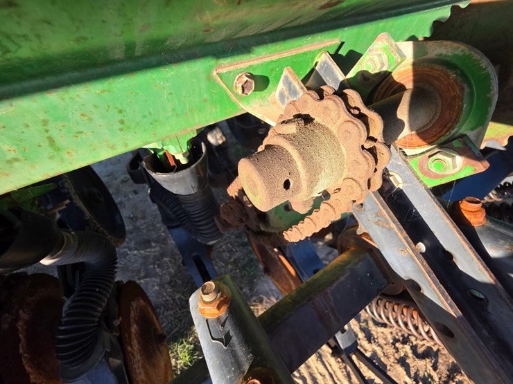 john-deere-450-image-10