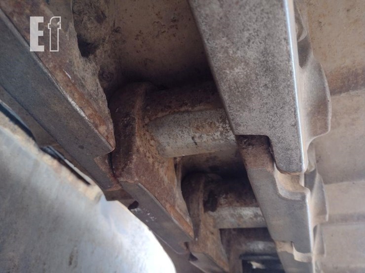 2018-caterpillar-d7e-image-40