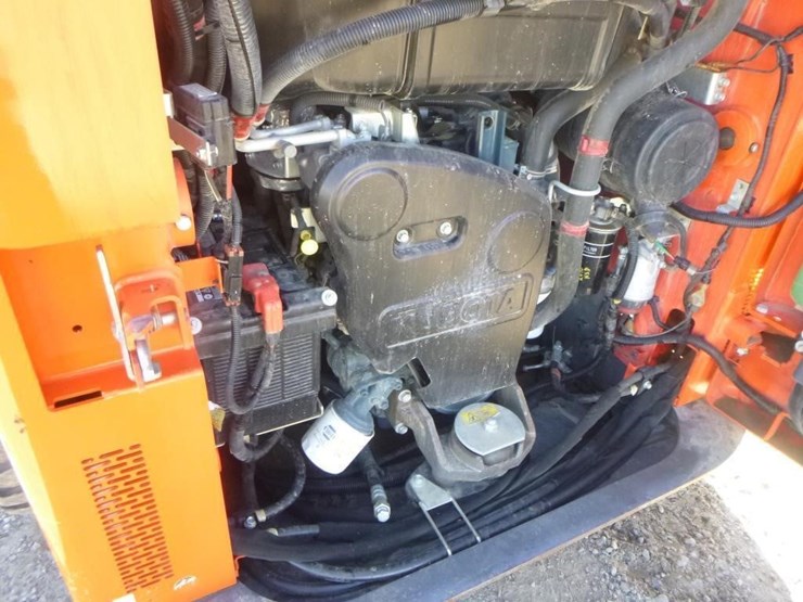 2020-kubota-ssv65-image-28