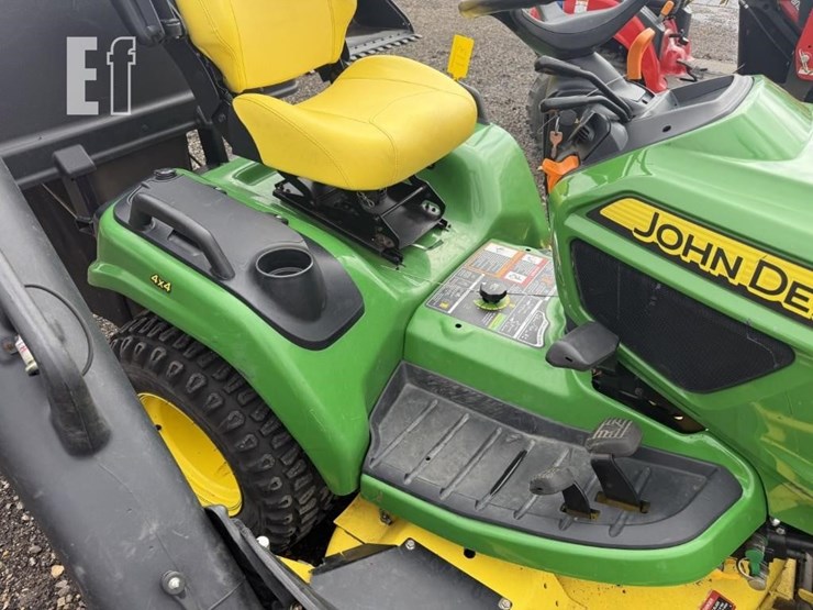 2017-john-deere-x738-image-15