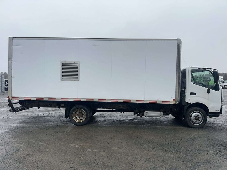 2020-hino-195-image-4