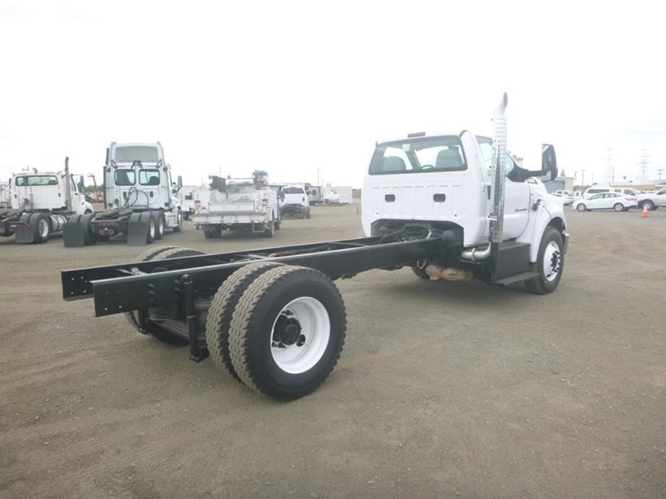 2017-ford-f750-image-3