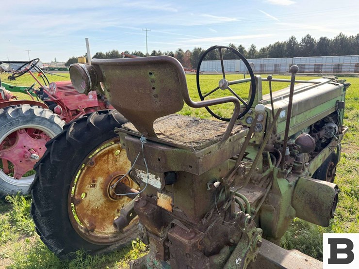 1957-john-deere-520-image-16