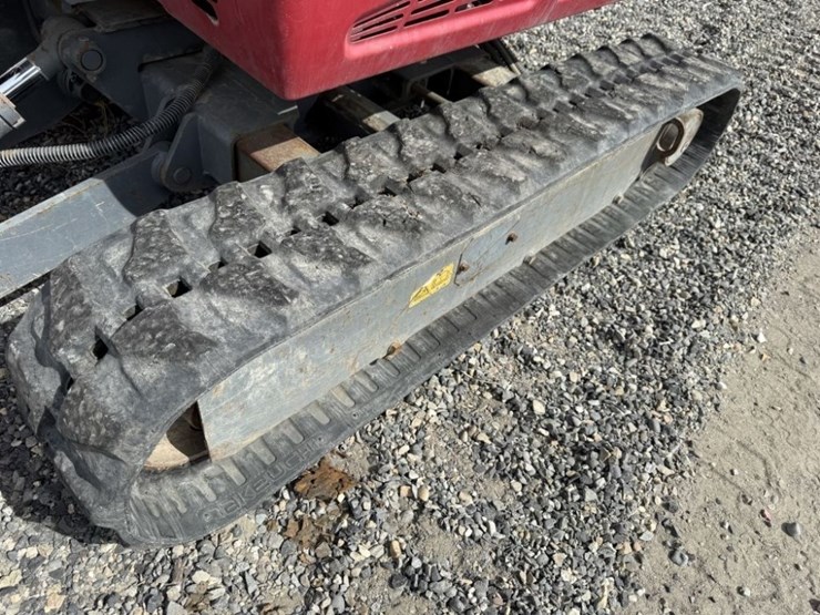 2017-takeuchi-tb216-image-22