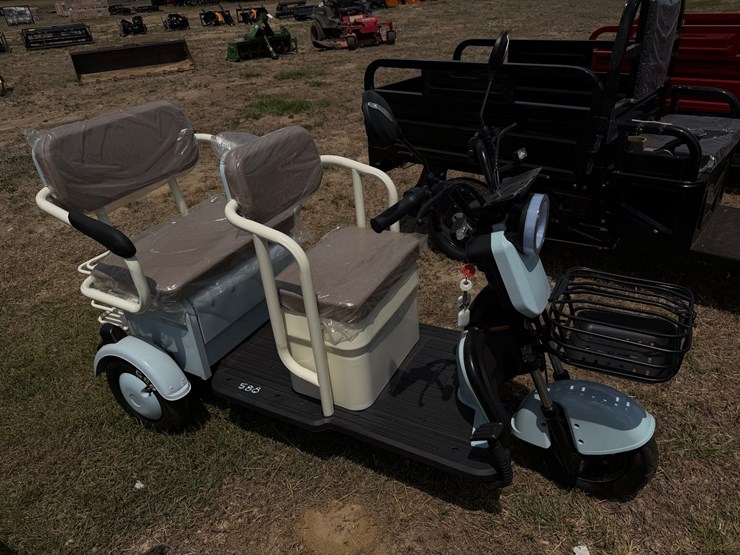 #589-•-#588-•-electric-tricycle-mini-golf-cart-image-1